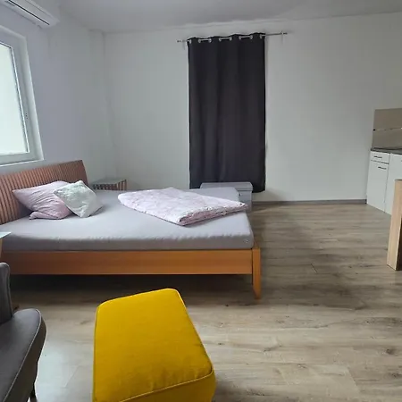 In 1 Apartment